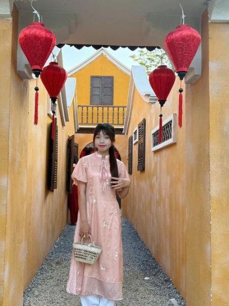 Ms Tuyet  Ngoc