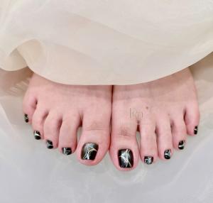 REN NAIL - Painted Nail Design
